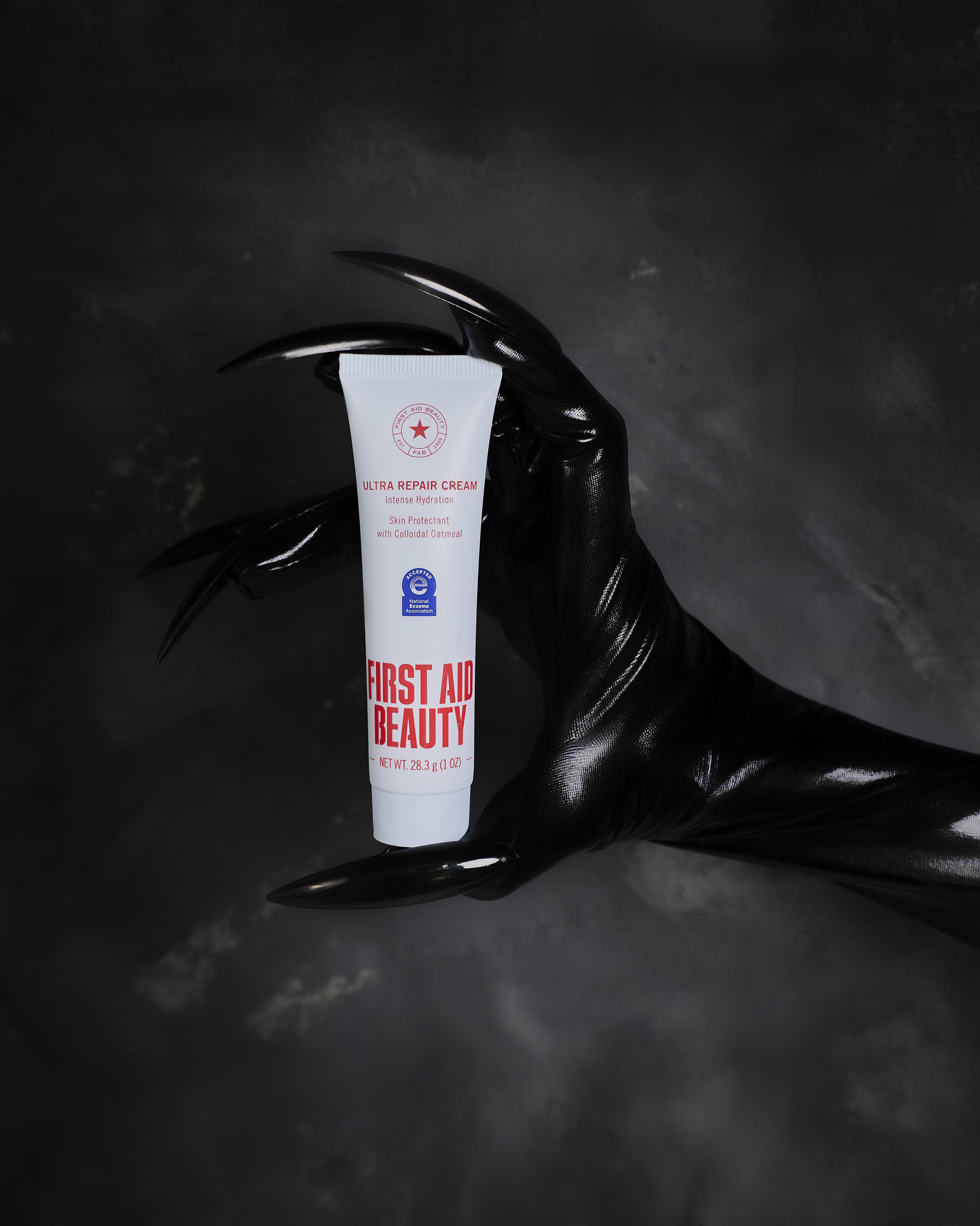 FIRST AID BEAUTY — Ultra Repair Cream Intense Hydration