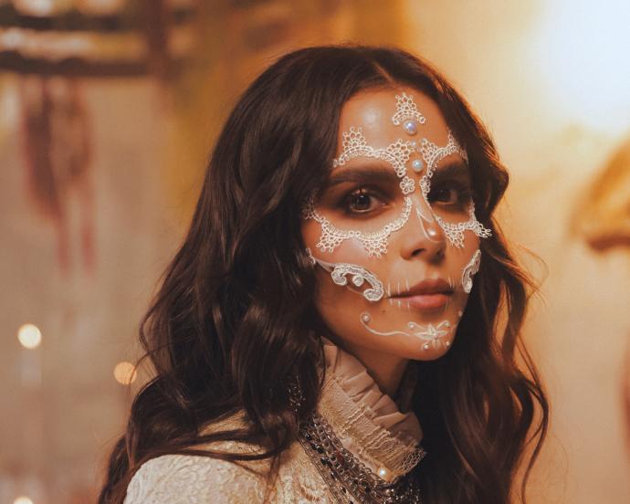 IPSY Día de Muertos: Entre Almas y Flores junto a Yuya