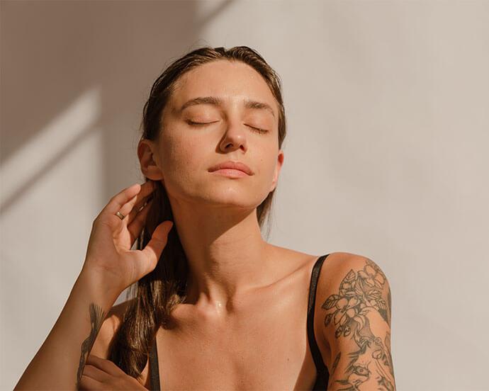 how-to-hide-tattoo-with-makeup-header