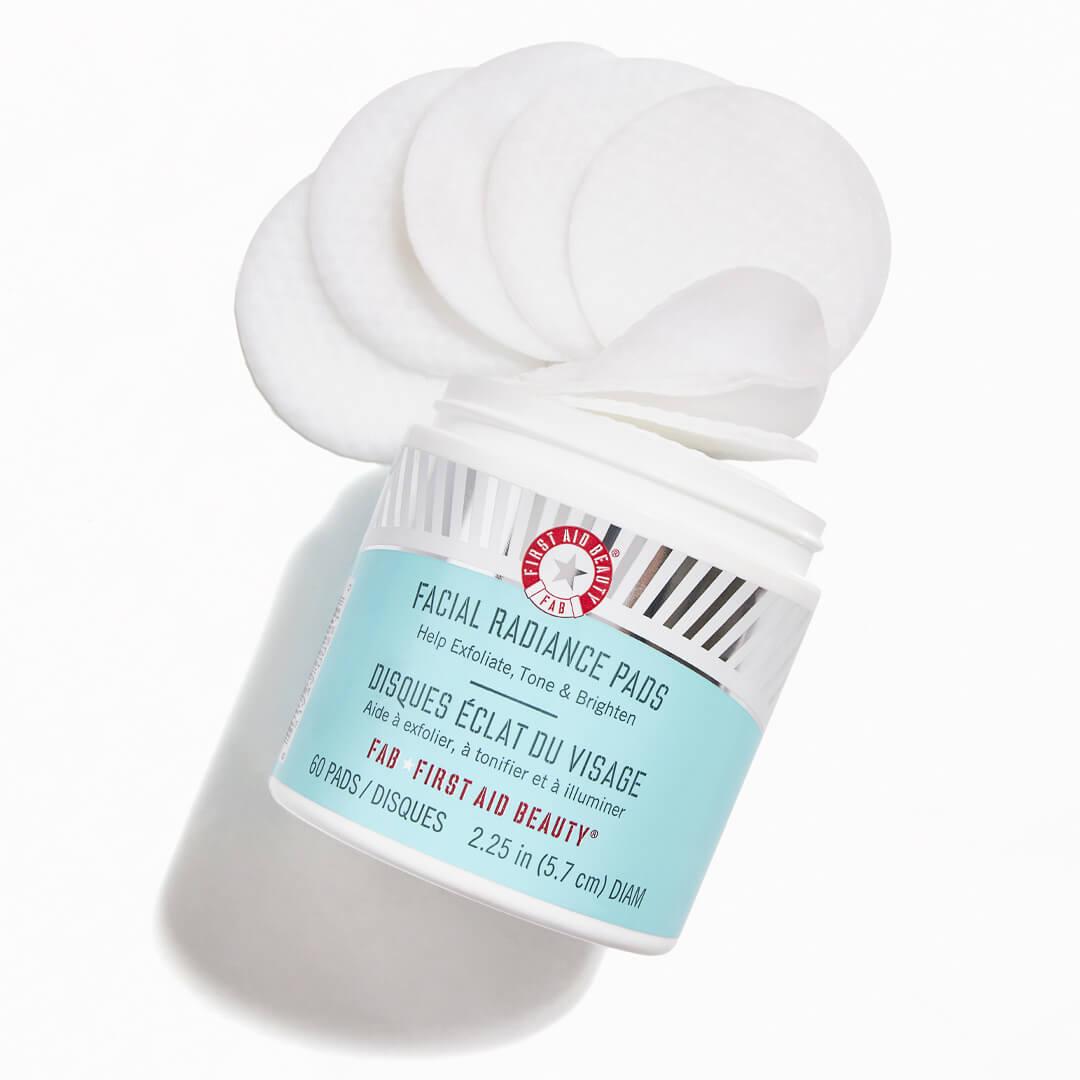 FIRST AID BEAUTY Facial Radiance Pads Desktop